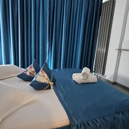 Luxury Mamaia Nord Piscina Sauna Jacuzzy Prima Linie La Mare דירה Năvodari