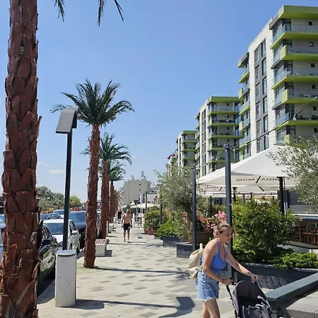 Luxury Mamaia Nord Piscina Sauna Jacuzzy Prima Linie La Mare *