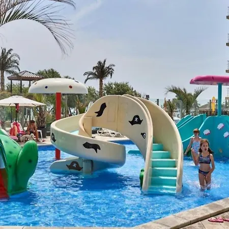 Luxury Mamaia Nord Piscina Sauna Jacuzzy Prima Linie La Mare Năvodari